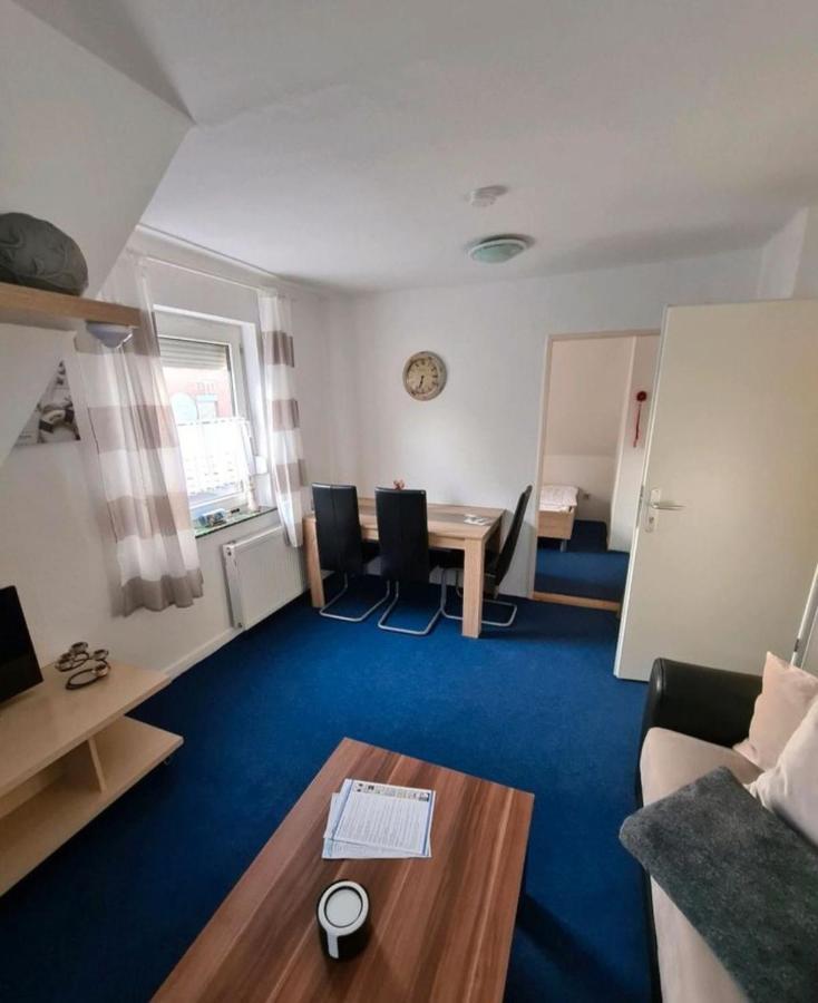 Monteurs-Ferienwohnung เอมเดน ภายนอก รูปภาพ