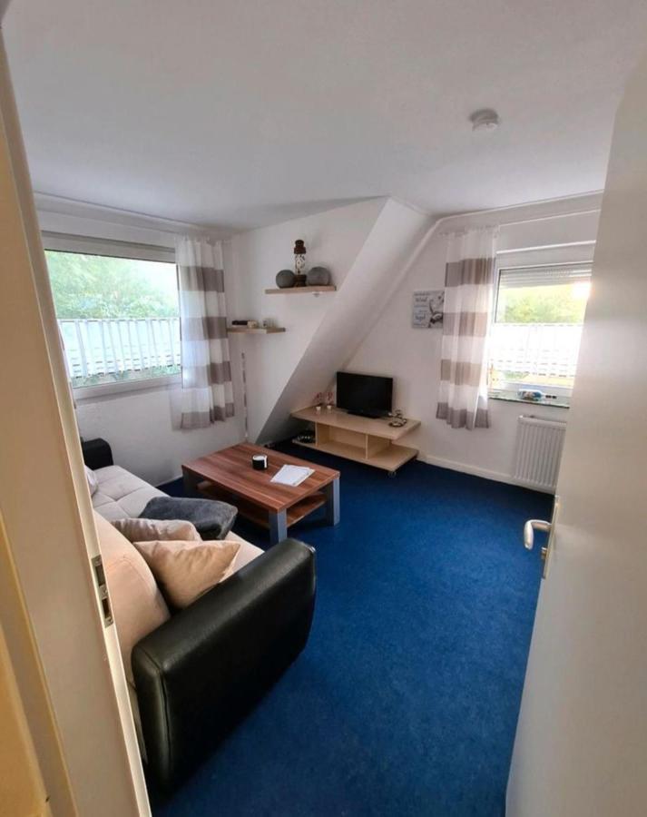 Monteurs-Ferienwohnung เอมเดน ภายนอก รูปภาพ